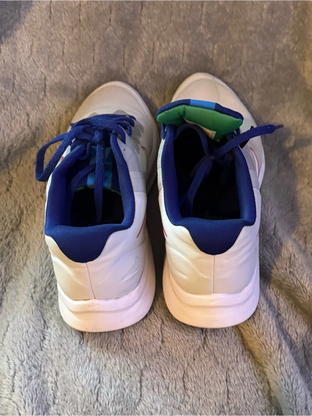 Nike Star Runner 4 youth running shoes in size 7Y